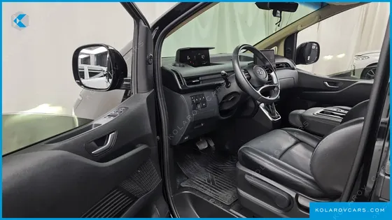HYUNDAI STARIA CARGO 3-SEATER