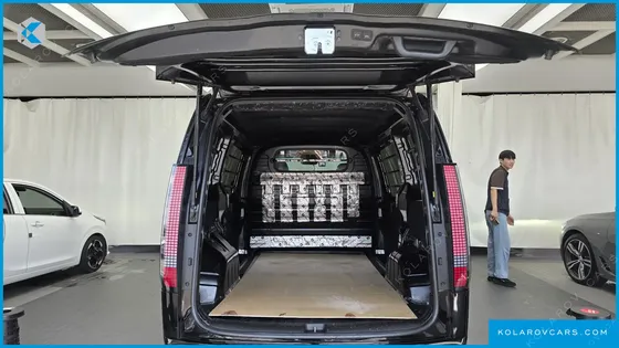 HYUNDAI STARIA CARGO 3-SEATER