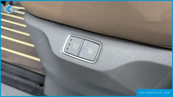 HYUNDAI STARIA 4WD LOUNGE 9-SEATER