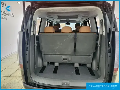 HYUNDAI STARIA 4WD LOUNGE 7-SEATER