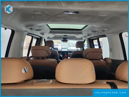 HYUNDAI STARIA 4WD LOUNGE 7-SEATER