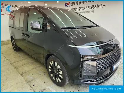 HYUNDAI STARIA 4WD LOUNGE 7-SEATER