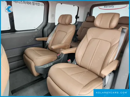 HYUNDAI STARIA 4WD LOUNGE 7-SEATER
