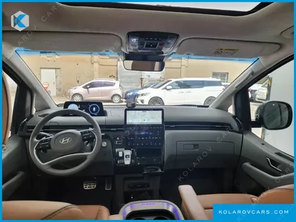 HYUNDAI STARIA 4WD LOUNGE 7-SEATER