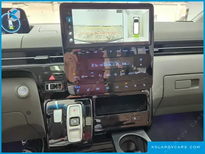 HYUNDAI STARIA 4WD LOUNGE 7-SEATER