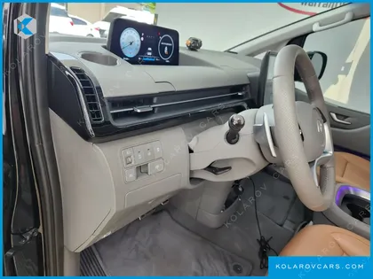 HYUNDAI STARIA 4WD LOUNGE 7-SEATER