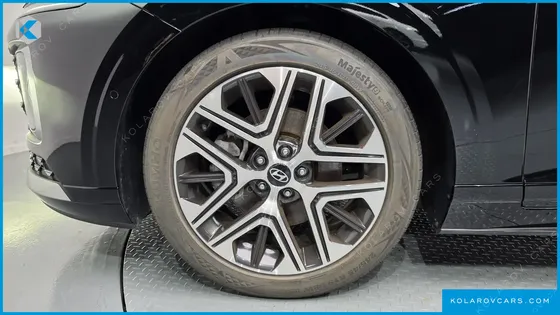 HYUNDAI GRANDEUR 2,5 GASOLINE 2WD