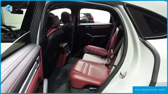 PORSCHE CAYENNE 3.0 PLATINUM EDITION