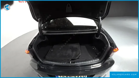 HYUNDAI GRANDEUR 3.0 LPI RENT CAR
