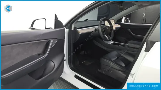 TESLA MODEL Y STANDARD RANGE RWD