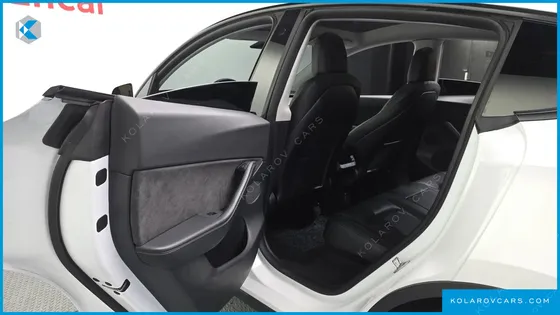 TESLA MODEL Y STANDARD RANGE RWD