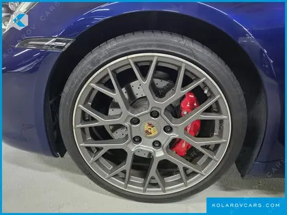 PORSCHE 911 CARRERA 4S