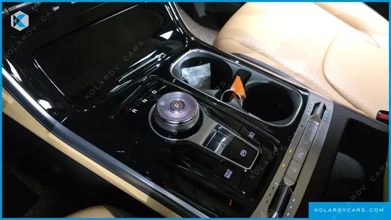 KIA CARNIVAL DIESEL 7-SEATER SIGNATURE