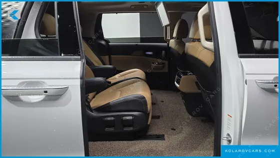 KIA CARNIVAL DIESEL 7-SEATER SIGNATURE