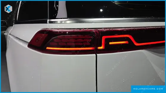 KIA CARNIVAL DIESEL 7-SEATER SIGNATURE