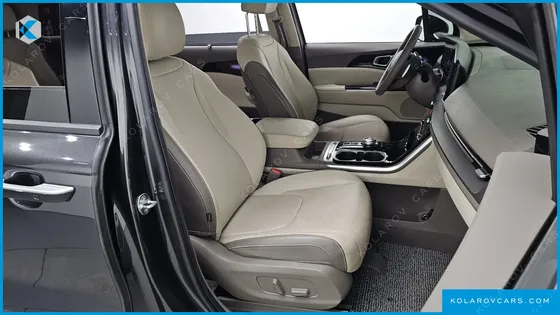 KIA CARNIVAL DIESEL 9-SEATER SIGNATURE