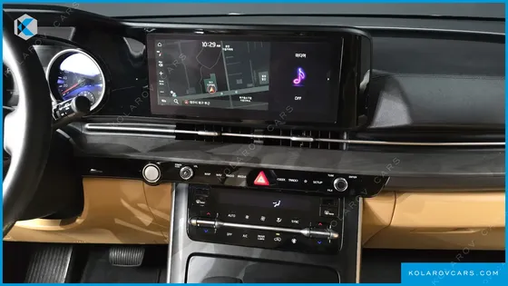 KIA CARNIVAL GASOLINE 9-SEATER PRESTIGE