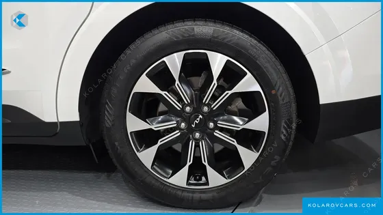 KIA CARNIVAL GASOLINE 9-SEATER PRESTIGE