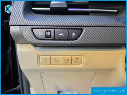 KIA CARNIVAL GASOLINE 7-SEATER SIGNATURE
