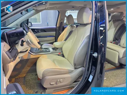 KIA CARNIVAL GASOLINE 7-SEATER SIGNATURE