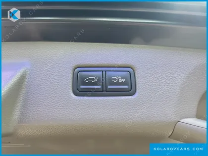 KIA CARNIVAL GASOLINE 7-SEATER SIGNATURE