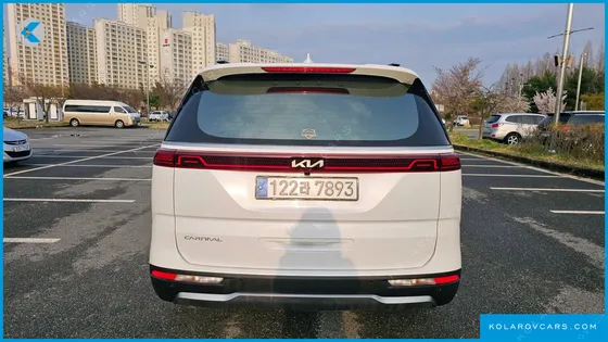 KIA CARNIVAL GASOLINE 7-SEATER SIGNATURE