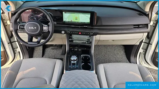 KIA CARNIVAL GASOLINE 7-SEATER SIGNATURE