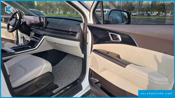 KIA CARNIVAL GASOLINE 7-SEATER SIGNATURE