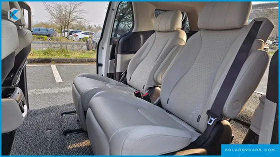 KIA CARNIVAL GASOLINE 7-SEATER SIGNATURE