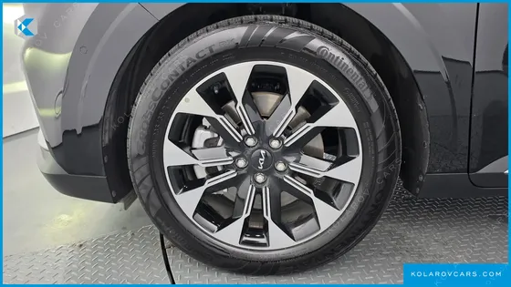 KIA CARNIVAL GASOLINE 9-SEATER SIGNATURE