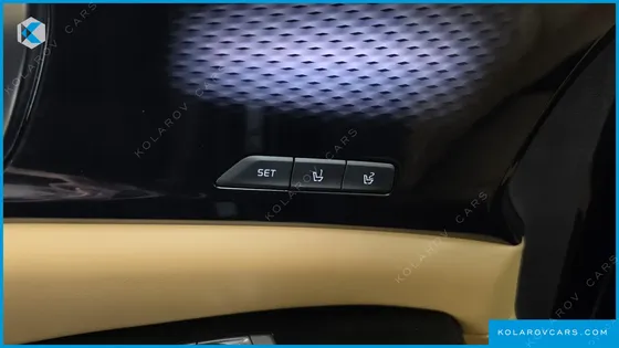 KIA CARNIVAL GASOLINE 9-SEATER SIGNATURE