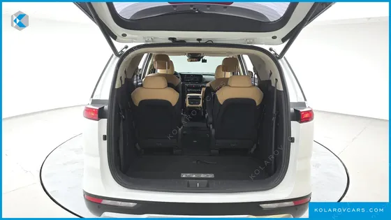 KIA CARNIVAL DIESEL 9-SEATER SIGNATURE