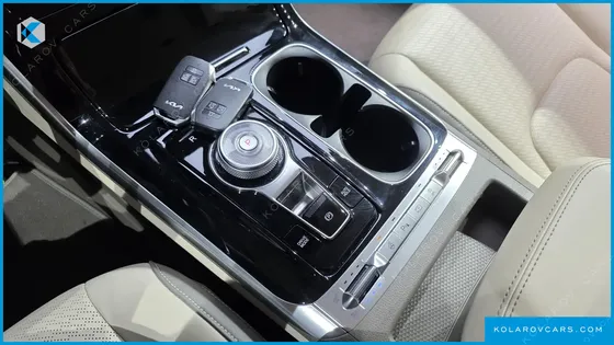 KIA CARNIVAL DIESEL 9-SEATER SIGNATURE