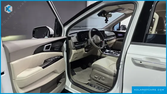 KIA CARNIVAL DIESEL 9-SEATER SIGNATURE