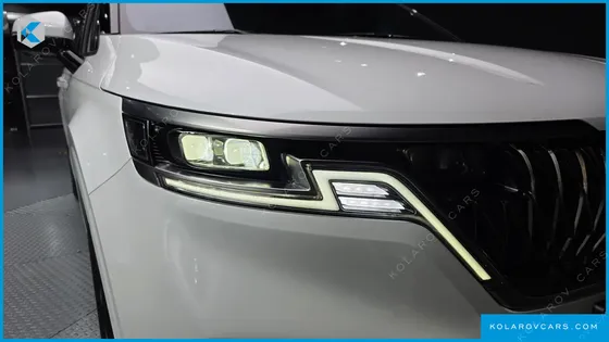 KIA CARNIVAL DIESEL 9-SEATER SIGNATURE
