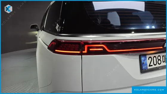 KIA CARNIVAL DIESEL 9-SEATER SIGNATURE