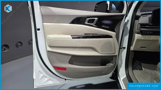 KIA CARNIVAL DIESEL 9-SEATER SIGNATURE