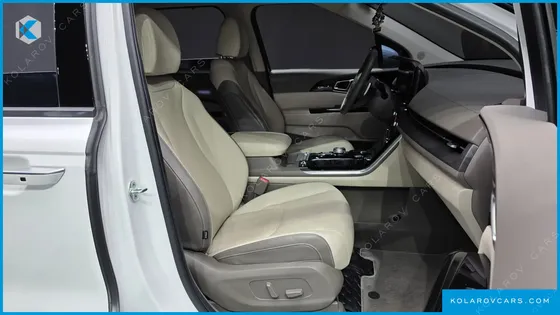 KIA CARNIVAL DIESEL 9-SEATER SIGNATURE
