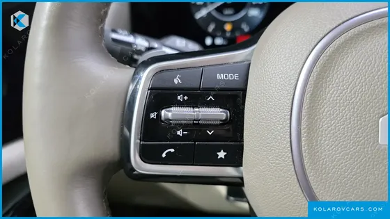 KIA CARNIVAL DIESEL 9-SEATER SIGNATURE
