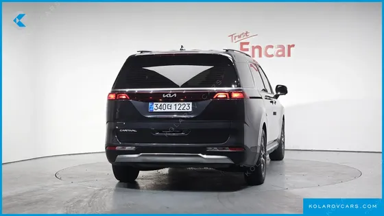 KIA CARNIVAL DIESEL 9-SEATER SIGNATURE