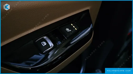 KIA CARNIVAL DIESEL 9-SEATER SIGNATURE