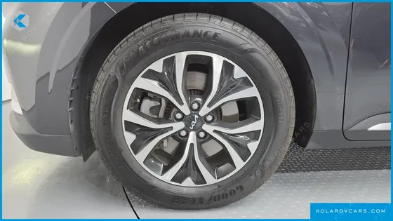 KIA CARNIVAL DIESEL 9-SEATER NOBLESSE