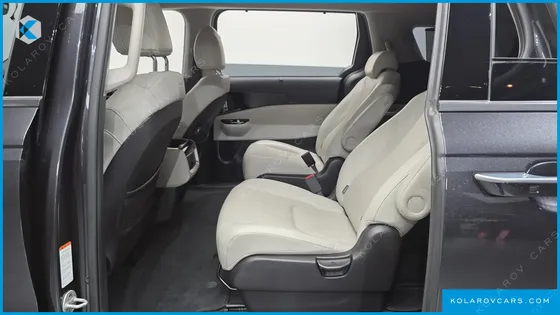 KIA CARNIVAL DIESEL 9-SEATER NOBLESSE