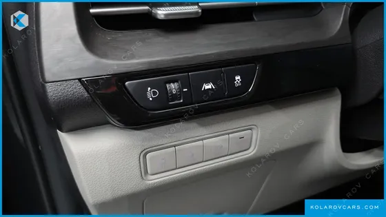 KIA CARNIVAL DIESEL 9-SEATER NOBLESSE