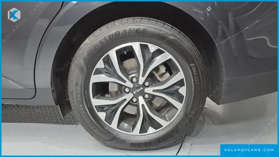 KIA CARNIVAL DIESEL 9-SEATER NOBLESSE