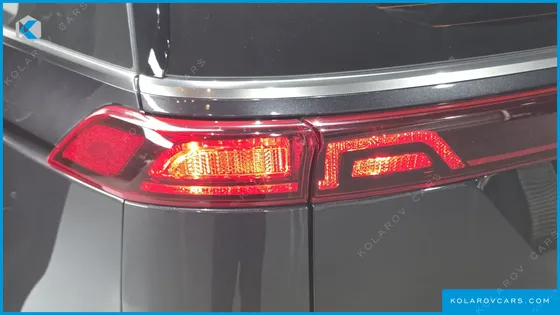 KIA CARNIVAL DIESEL 9-SEATER NOBLESSE
