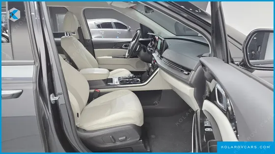 KIA CARNIVAL DIESEL 9-SEATER NOBLESSE