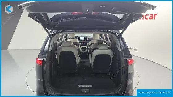 KIA CARNIVAL DIESEL 9-SEATER NOBLESSE