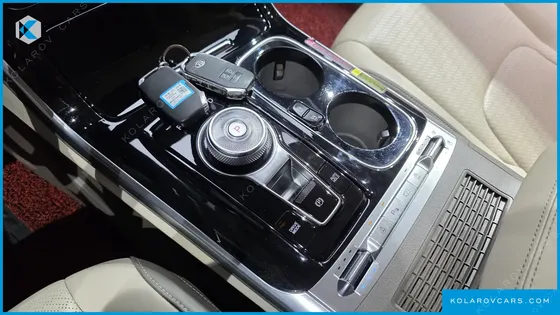 KIA CARNIVAL DIESEL 9-SEATER HI-LIMOUSINE