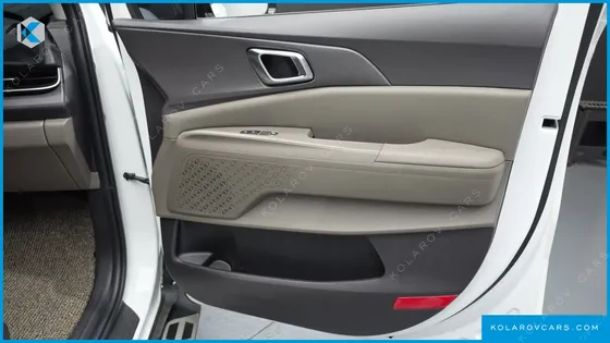 KIA CARNIVAL HEV 7SEATER OUTDOOR NOBLESS